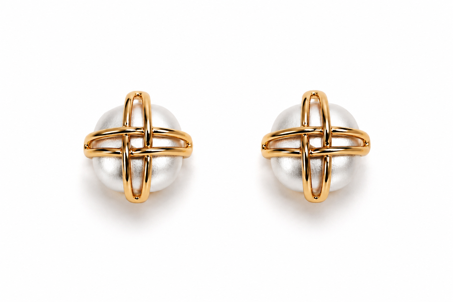 Contemporary Pearl Stud Earring